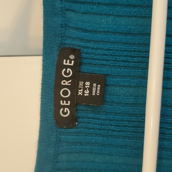 George Long Sleeve Sweater - B114 - Picture 2 of 3